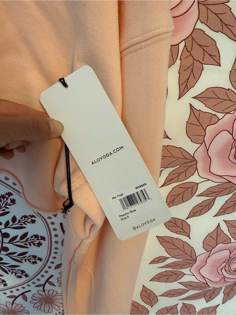 Alo Yoga Peach Cropped Sweatshirt - Women Tops - Picture 3 of 7